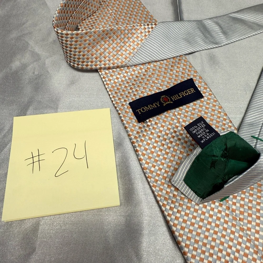 Tommy Hilfiger Vintage Men’s Gold and Silver Neck Tie
